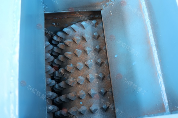 四齒輥破碎機(jī) 四齒輥破碎機(jī)